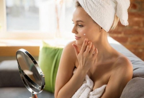 Skinimalizm w praktyce – minimalna pielęgnacja, maksymalne efekty